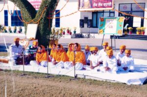 School Choir reciting the Shabads on Gurupurab