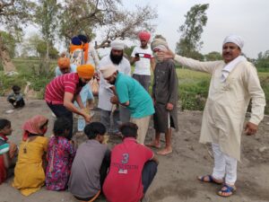 Serving the Langar to Under previllaged