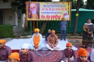 Reciting the Shabads in the company of Baba ji & Students