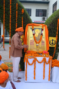 Paying Tribute to Shri Guru Nanak Dev Ji