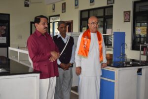 Acharya Ji's Visit to Science Lab